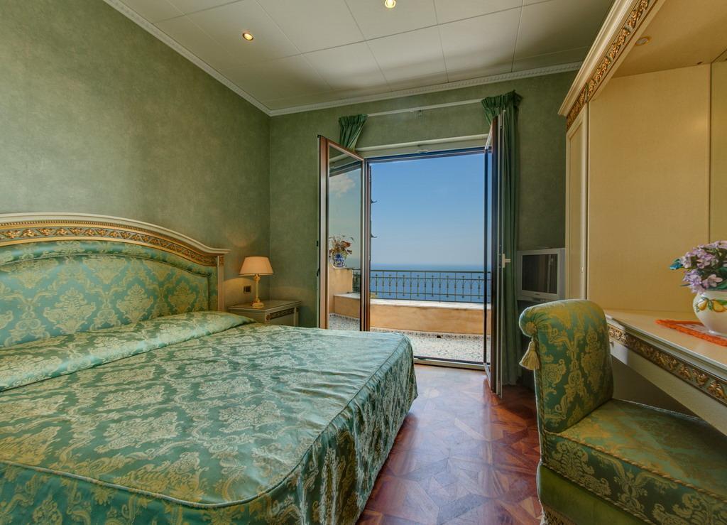 Hotel Villa Riis Taormina Exterior photo