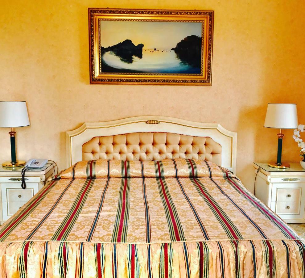 Hotel Villa Riis Taormina Exterior photo